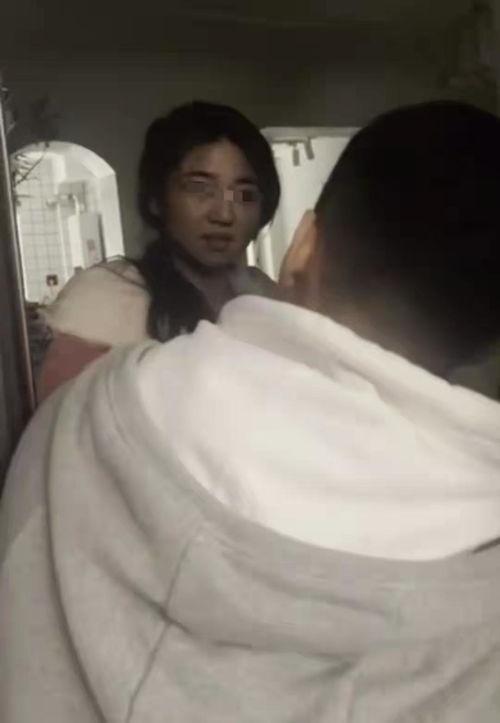 吃瓜真人实拍视频,揭秘吃瓜群众的真实吃瓜瞬间